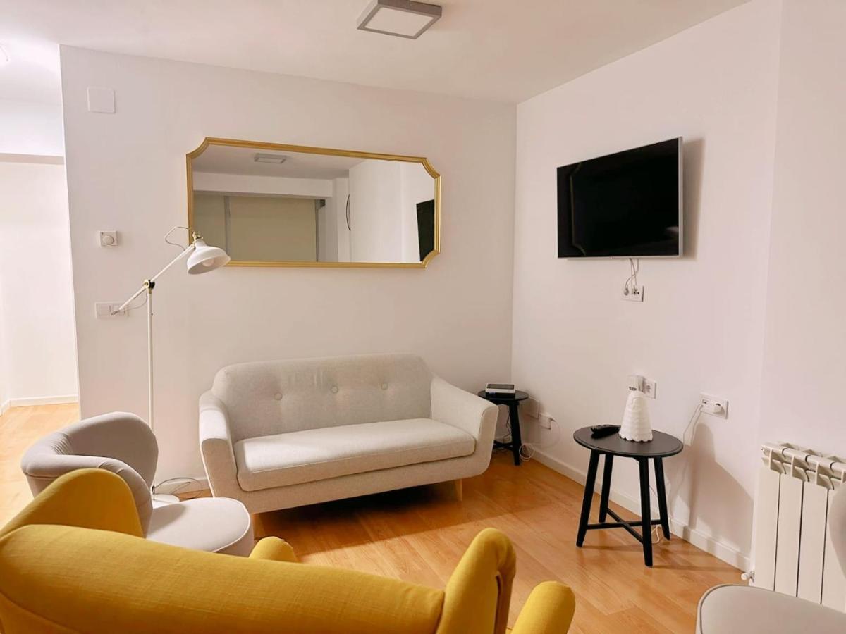 Apartamento De Lucerito Appartement Jaca Buitenkant foto